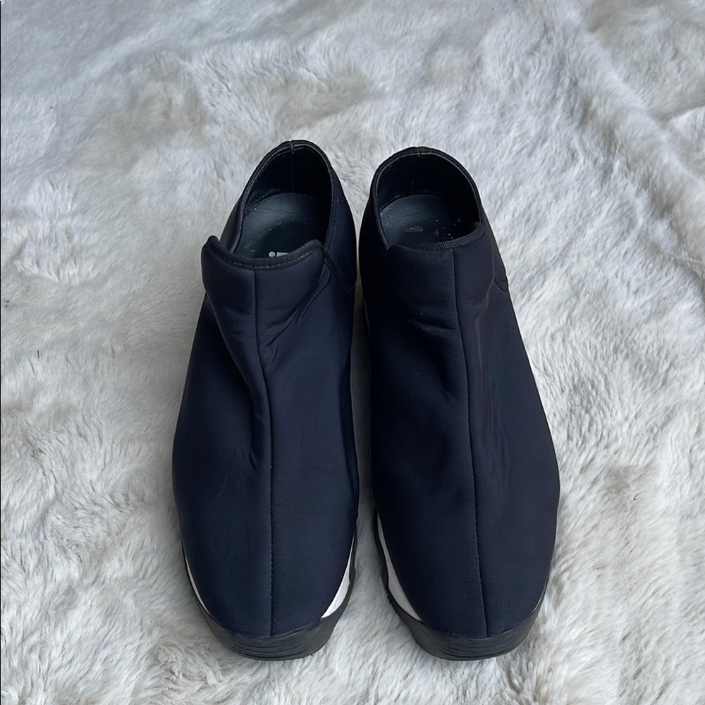 iRi Wes Black Slip-On platform Shoes